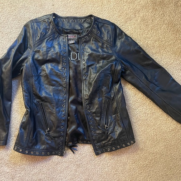 Leather jacket - Picture 1 of 3